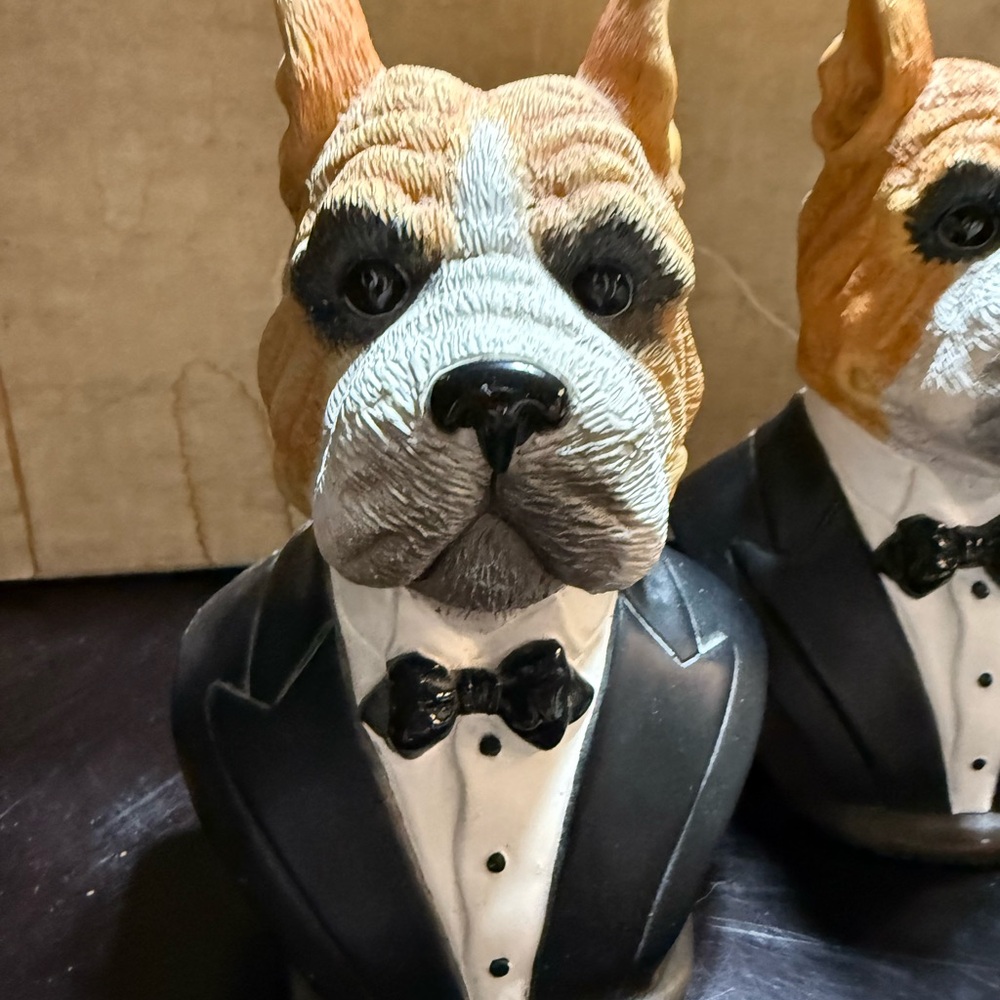 2/pair of Silvestri handcrafted boxer bulldog Tuxedo Butler Resin bookend 7”T - Picture 8 of 8